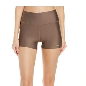 Alo Airlift Shorts - Gold - Size S